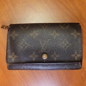 Louis Vuitton Monogram Snap Wallet with Zipper (Authentic #CT8092)